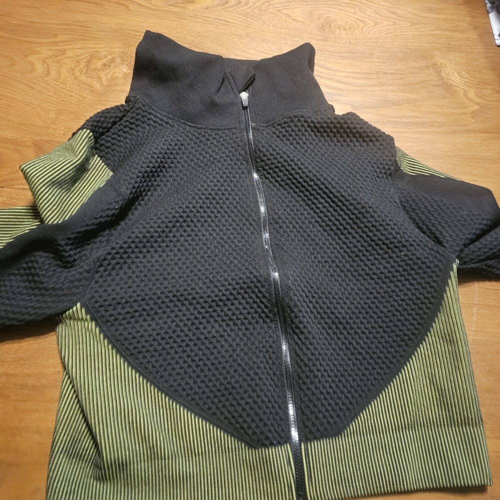 Cropped Workout Jacket
